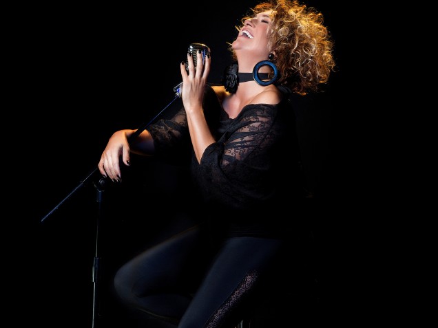 Mini Sahne'de Selen Servi Gecesi