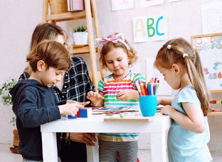 English Playtime (Ages 5–7)